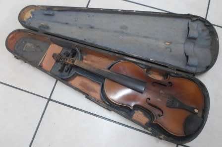 WOW!! 19TH CENTURY STRADIVARIAS STYLE VIOLIN & WOOD COFFIN CASE CIRCA 1880's FOR RESTORATION!!