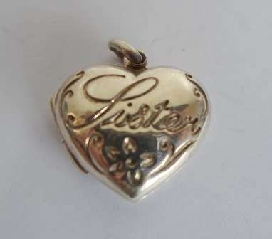 GORGEOUS!! STERLING SILVER SISTER LOCKET 3,1g BEAUTIFUL PIECE!!