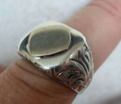 WOW! LARGE VINTAGE MENS STERLING SILVER RING WITH BRASS CARTOUCHE SIZE V  11,8g WOW!!