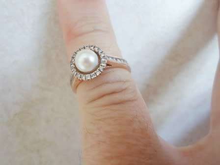 GORGEOUS!!  9ct ROSE GOLD 0,28ct DIAMOND PEARL RING   3,1g  VALUE R5500  STUNNING!!