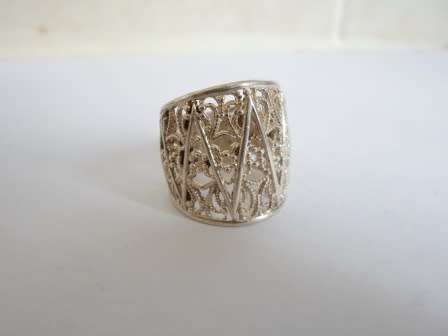 GORGEOUS!! LARGE STERLING SILVER RING BEAUTIFUL DESIGN   6,2g    WOW!!