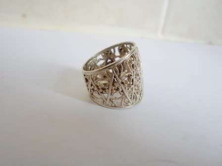 GORGEOUS!! LARGE STERLING SILVER RING BEAUTIFUL DESIGN   6,2g    WOW!!