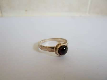 GORGEOUS!! VINTAGE ISRAEL STERLING SILVER CABOCHON GARNET RING  3,2g  SIZE T1/2  WOW!!