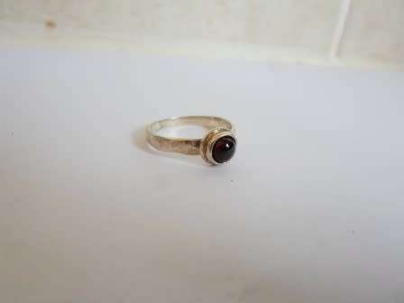 GORGEOUS!! VINTAGE ISRAEL STERLING SILVER CABOCHON GARNET RING  3,2g  SIZE T1/2  WOW!!