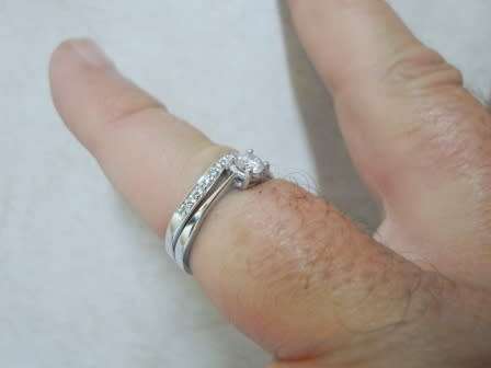 WOW!! 0,25ct DIAMOND 9CT WHITE GOLD RING WITH 0,14ct DIAMOND 9CT BAND SIZE O1/2  2,8g VALUE R7950