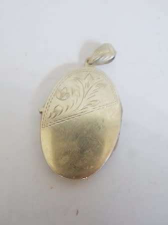WOW!! LARGE VINTAGE STERLING SILVER LOCKET WITH ENGRAVED DETAIL 6,8g  WOW!!