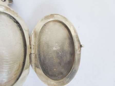 WOW!! LARGE VINTAGE STERLING SILVER LOCKET WITH ENGRAVED DETAIL 6,8g  WOW!!