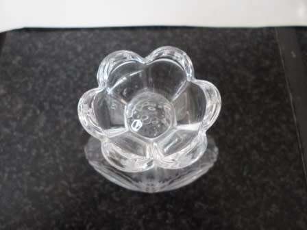 EXQUISITE!! VINTAGE CRYSTAL PERFUME BOTTLE WITH FLOWER FORM STOPPER  STUNNING  WOW!