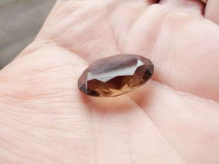 AMAZING!! 28,50ct OVAL CHAMPAGNE TOPAZ STUNNING STONE WOW!