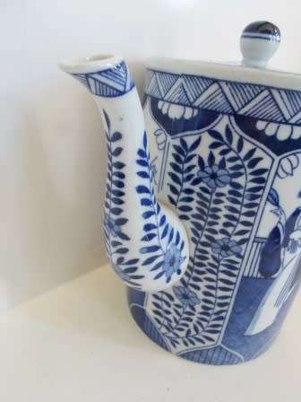 BEAUTIFUL!! CHINESE EXPORT BLUE & WHITE TEAPOT CIRCA 1930's WOW!!