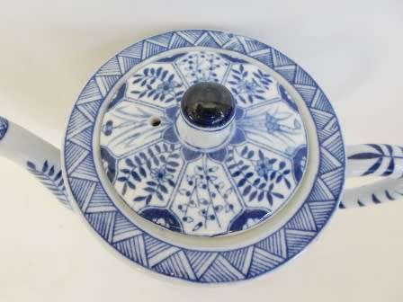 BEAUTIFUL!! CHINESE EXPORT BLUE & WHITE TEAPOT CIRCA 1930's WOW!!