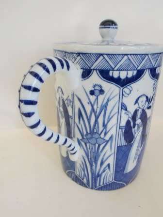 BEAUTIFUL!! CHINESE EXPORT BLUE & WHITE TEAPOT CIRCA 1930's WOW!!