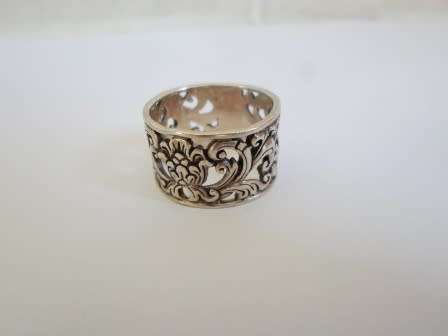 WOW!! CHUNKY STERLING SILVER RING WITH STUNNING DESIGN!! 5,9g   SIZE O1/2  WOW!!