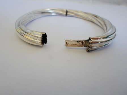 MAGNIFICENT!! CHUNKY STERLING SILVER CLIP BANGLE 25,3g  WOW!!