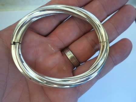 MAGNIFICENT!! CHUNKY STERLING SILVER CLIP BANGLE 25,3g  WOW!!