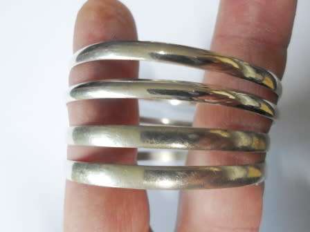 WOW!!! 4 X  VINTAGE STERLING SILVER BANGLES 2 X 4mm & 2 X 5mm  30,2g  WOW!!