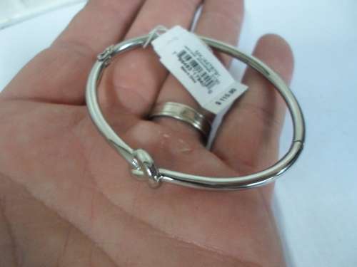 NEW MICHAEL KORS STAINLESS STEEL CLIP BANGLE VALUE R1460 FROM MACY`S NEW YORK WOW!!