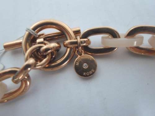 NEW MICHAEL KORS ROSE GOLD PLATED BRACELET VALUE R1750 FROM MACY`S NEW YORK WOW!!