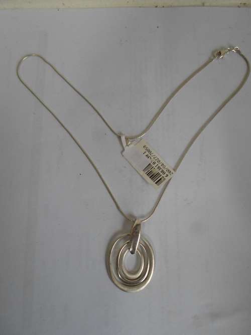 NEW LARGE STERLING SILVER PENDANT + CHAIN  MACY`S NEW YORK  13,0g  VALUE R1660