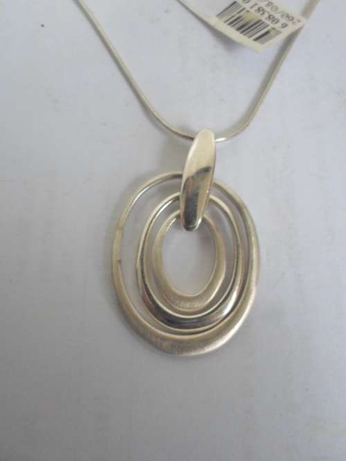 NEW LARGE STERLING SILVER PENDANT + CHAIN  MACY`S NEW YORK  13,0g  VALUE R1660