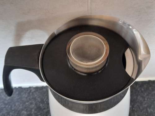 Wow!! Vintage corning ware 6 cup coffee maker pot great condition!!
