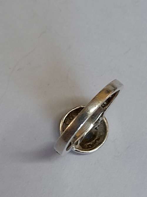 Stunning sterling silver sapphire and cz ring  2,4g  Wow!!