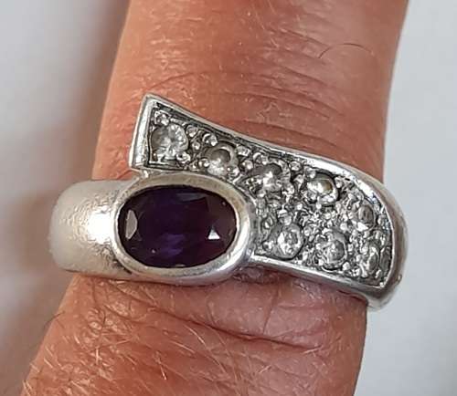 Gorgeous vintage sterling silver amethyst and cz ring  4,7g Wow!!