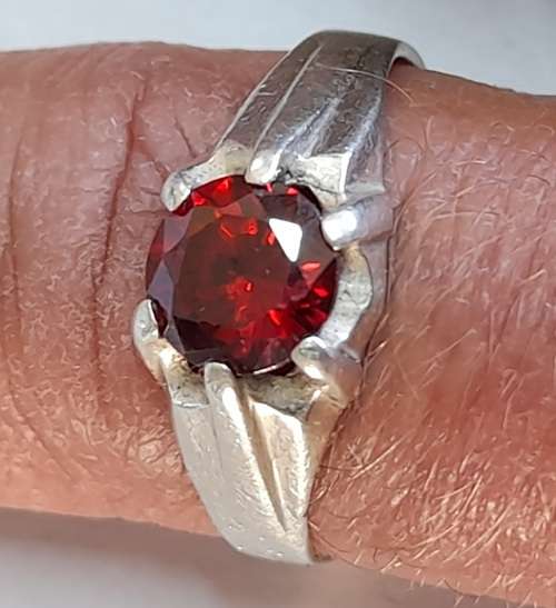 Awesome vintage sterling silver garnet ring 2,5g  Wow!!