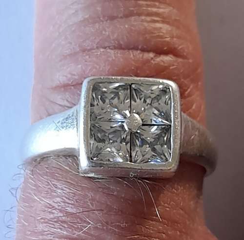 Exquisite sterling silver cz ring 4,8g Wow!!