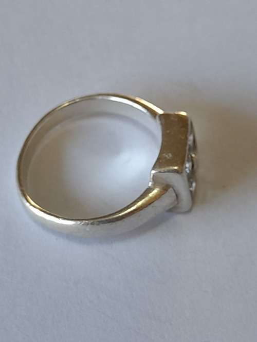 Exquisite sterling silver cz ring 4,8g Wow!!