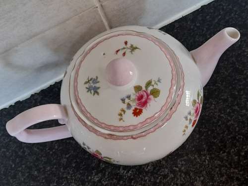 Beautiful!! Vintage Shelley teapot value R1500 wow!!