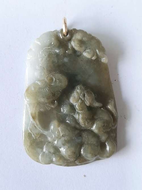 Exquisite!! Large Vintage chinese carved jade and 9ct gold pendant circa 1930`s Wow!!