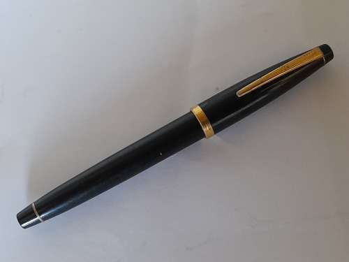Wow!! Rare vintage Cross fountain pen Value R1500 Wow!!