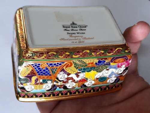 Amazing!! Thai Benjarong 18ct gold hand painted porcelain dish Value R850
