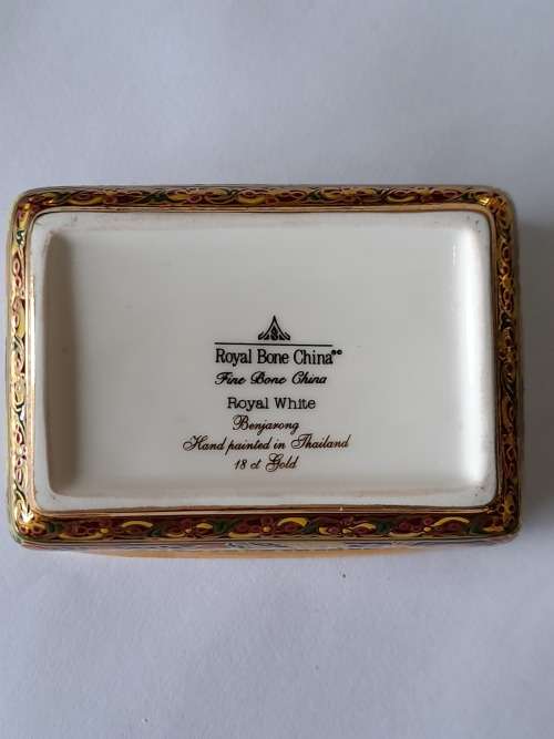 Amazing!! Thai Benjarong 18ct gold hand painted porcelain dish Value R850