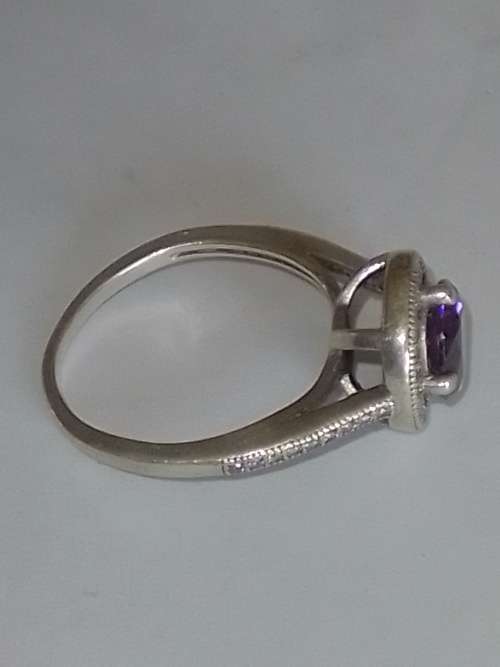 Stunning sterling silver purple stone and cz ring 3.3g size M