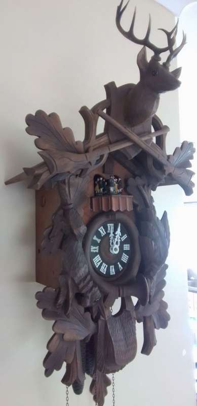 Huge!! Vintage German hunter cuckoo clock with musical dancers Value R6500 wow!!
