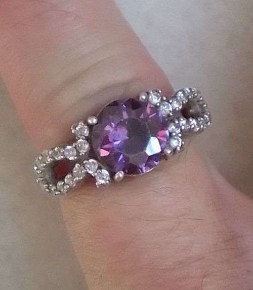 Exquisite sterling silver purple stone ring with amazing design 4,3g wow!!