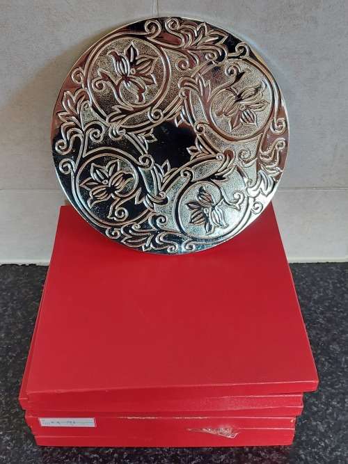 Wow boxed set of 6 new vintage emess silver plated underplates