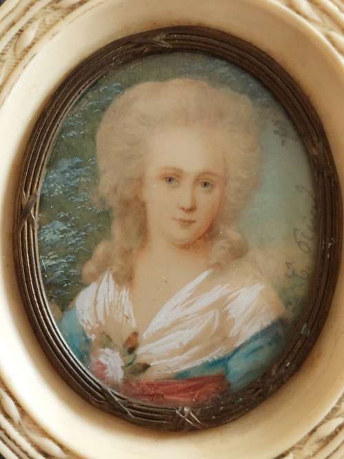 Exquisite!! Signed Edwardian miniature portrait 50 x 40mm stunning!!