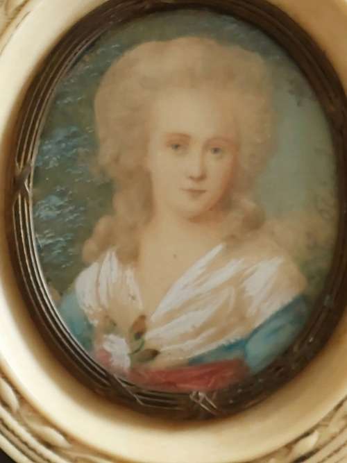 Exquisite!! Signed Edwardian miniature portrait 50 x 40mm stunning!!