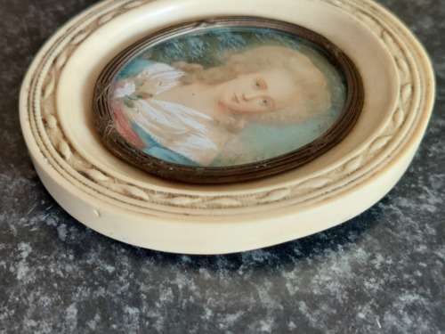 Exquisite!! Signed Edwardian miniature portrait 50 x 40mm stunning!!