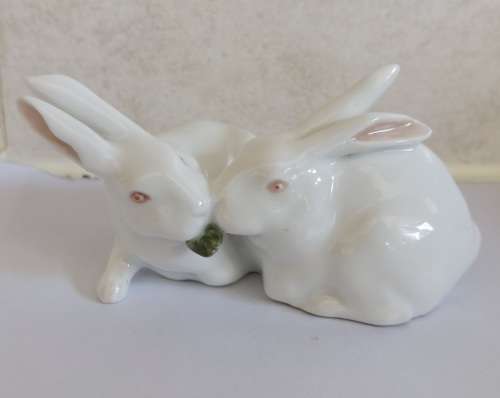 Beautiful!! Vintage Denmark Royal Copenhagen bunnies figurine Value R850