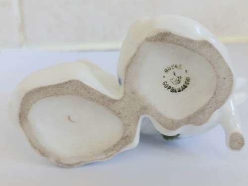 Beautiful!! Vintage Denmark Royal Copenhagen bunnies figurine Value R850