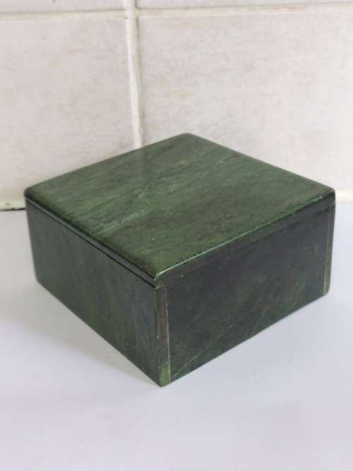Awesome vintage Verdite stone trinket box wow!!