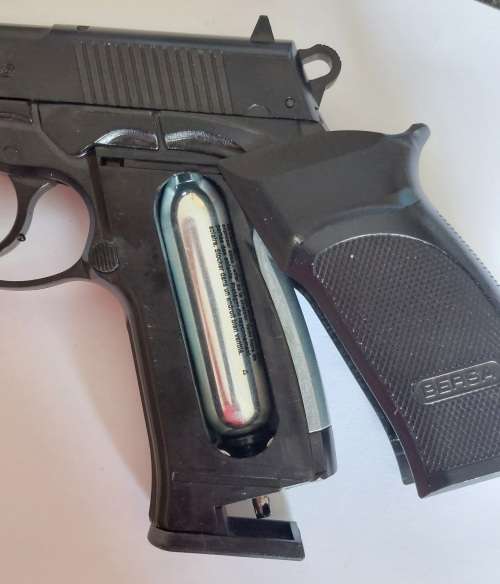 Wow!! Bersa Thunder Pro 9 CO2 air pistol 100% working!!