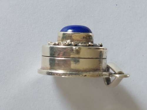 Increadible vintage sterling silver Lapis pillbox pendant 11,0g Rare Find!!