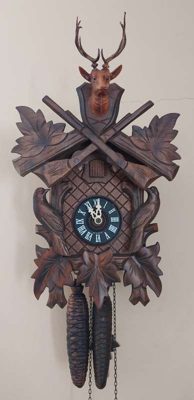 Vintage hunter cuckoo clock 100% working amazing condition!!