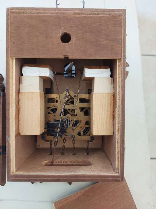 Vintage hunter cuckoo clock 100% working amazing condition!!