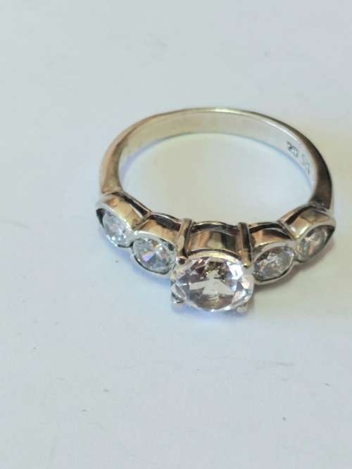Gorgeous sterling silver white topaz and cz ring 3.9g wow!!